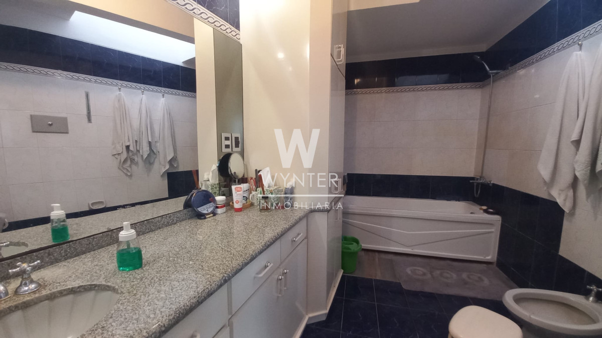 Casa ID.5304 - Gran casa en venta, en barrio La Blanqueada 