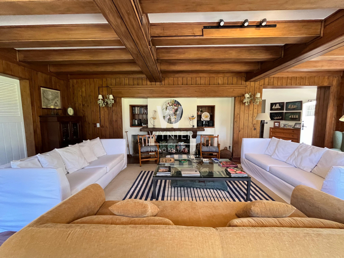 Casa ID.5283 - Casa en venta construida por el Arq. Arturo Dubourg