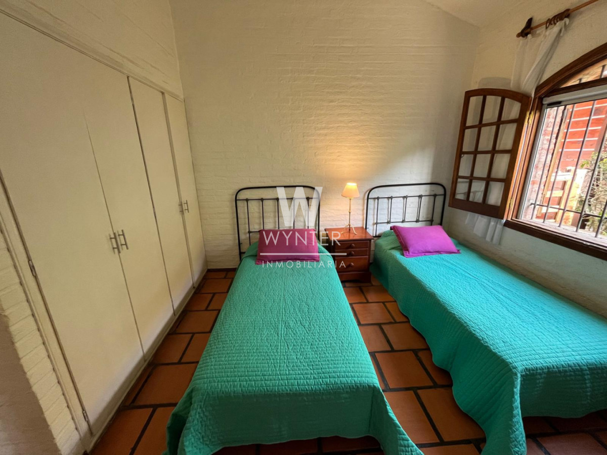 Casa ID.6774 - Casa en Pinares de 3 dormitrorios 