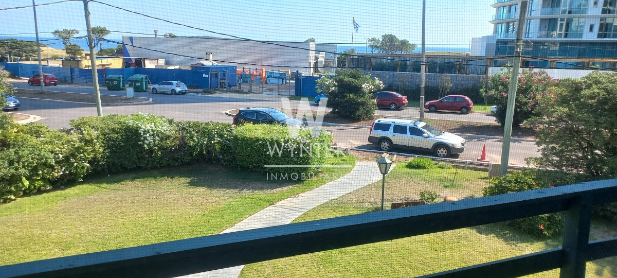 Casa ID.3755 - Excelente casa a 1 cuadra del mar con un hermoso parque de 3.550 m2