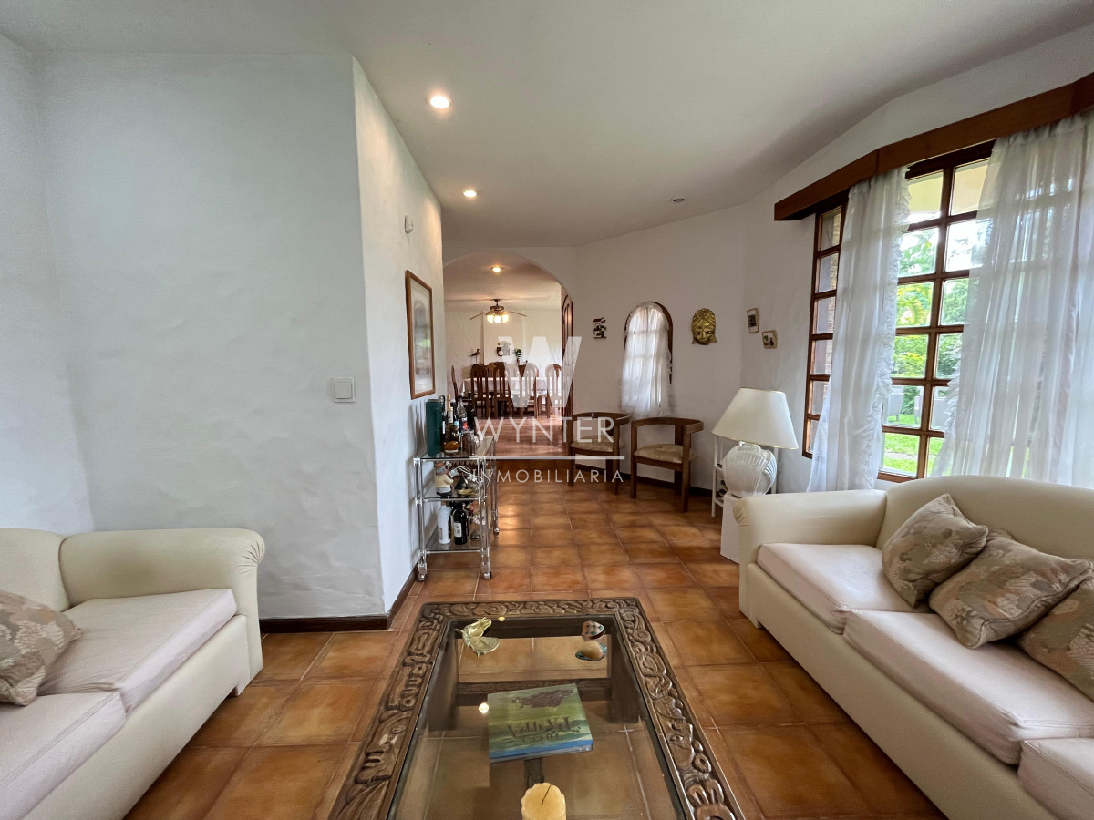 Casa ID.5391 - Casa en venta - A pasos de la Playa Mansa