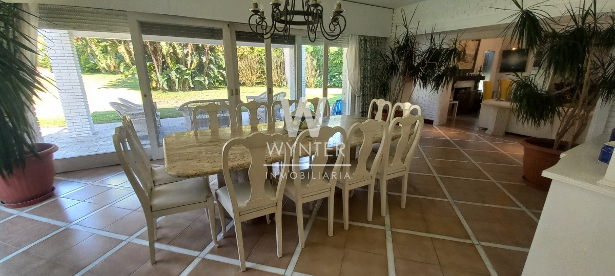 Casa ID.3755 - Excelente casa a 1 cuadra del mar con un hermoso parque de 3.550 m2