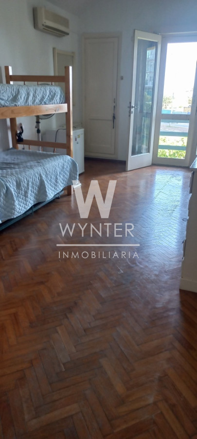 Casa ID.3755 - Excelente casa a 1 cuadra del mar con un hermoso parque de 3.550 m2