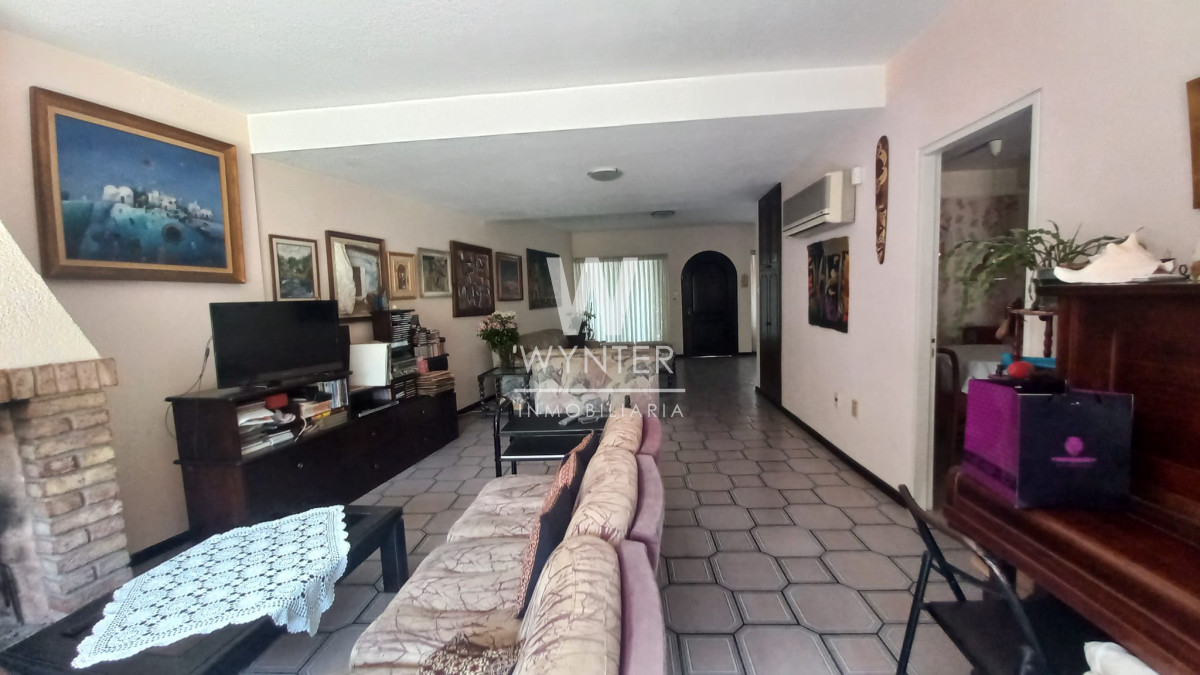 Casa ID.5304 - Gran casa en venta, en barrio La Blanqueada 
