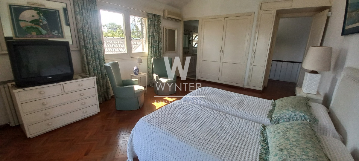 Casa ID.3755 - Excelente casa a 1 cuadra del mar con un hermoso parque de 3.550 m2