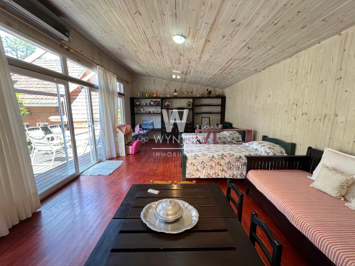 Casa ID.5283 - Casa en venta construida por el Arq. Arturo Dubourg
