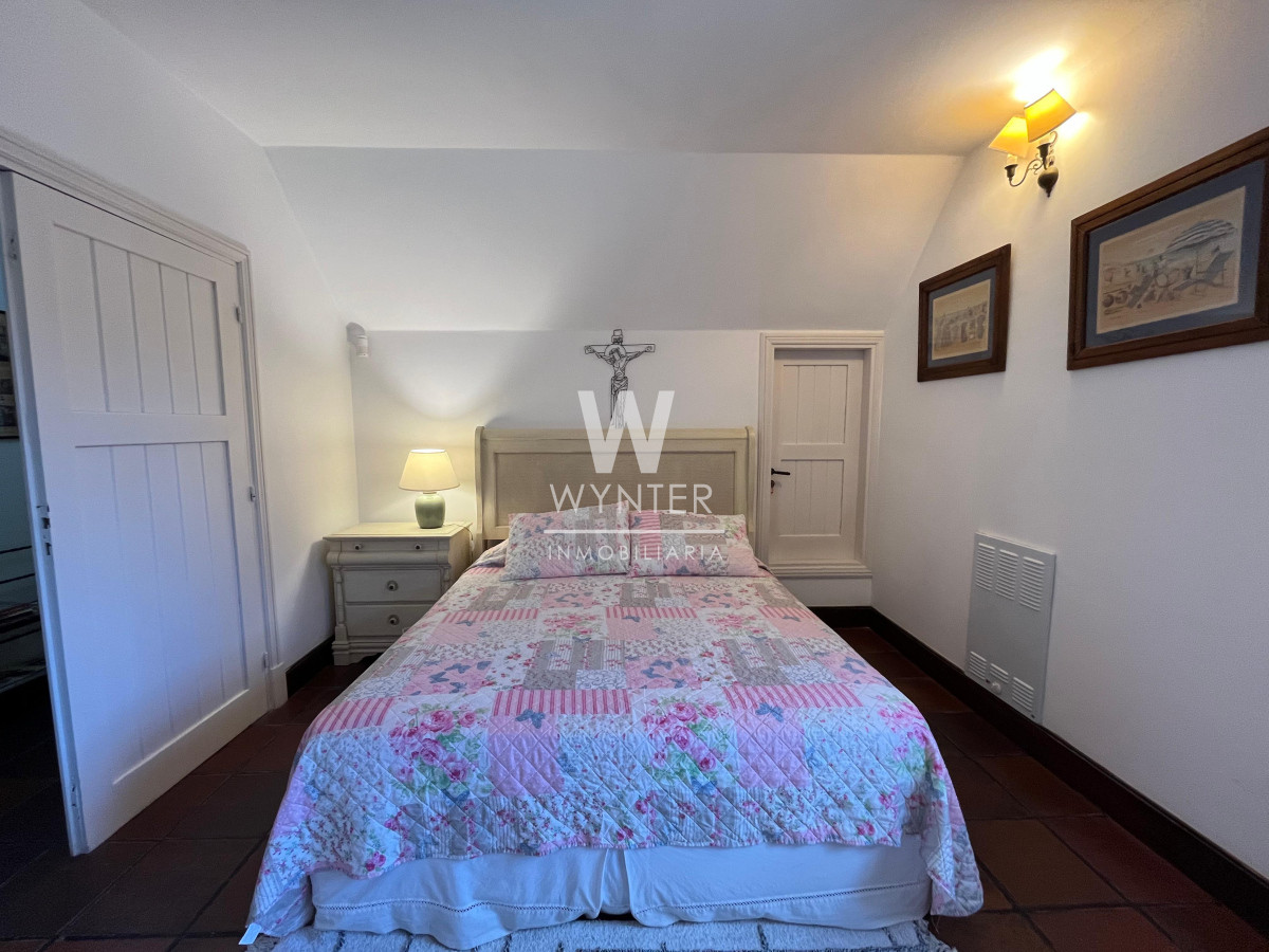 Casa ID.5283 - Casa en venta construida por el Arq. Arturo Dubourg