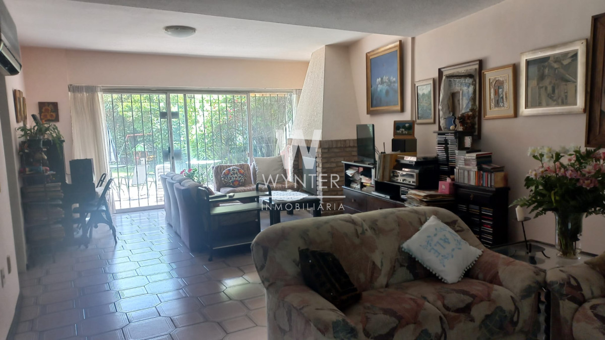 Casa ID.5304 - Gran casa en venta, en barrio La Blanqueada 