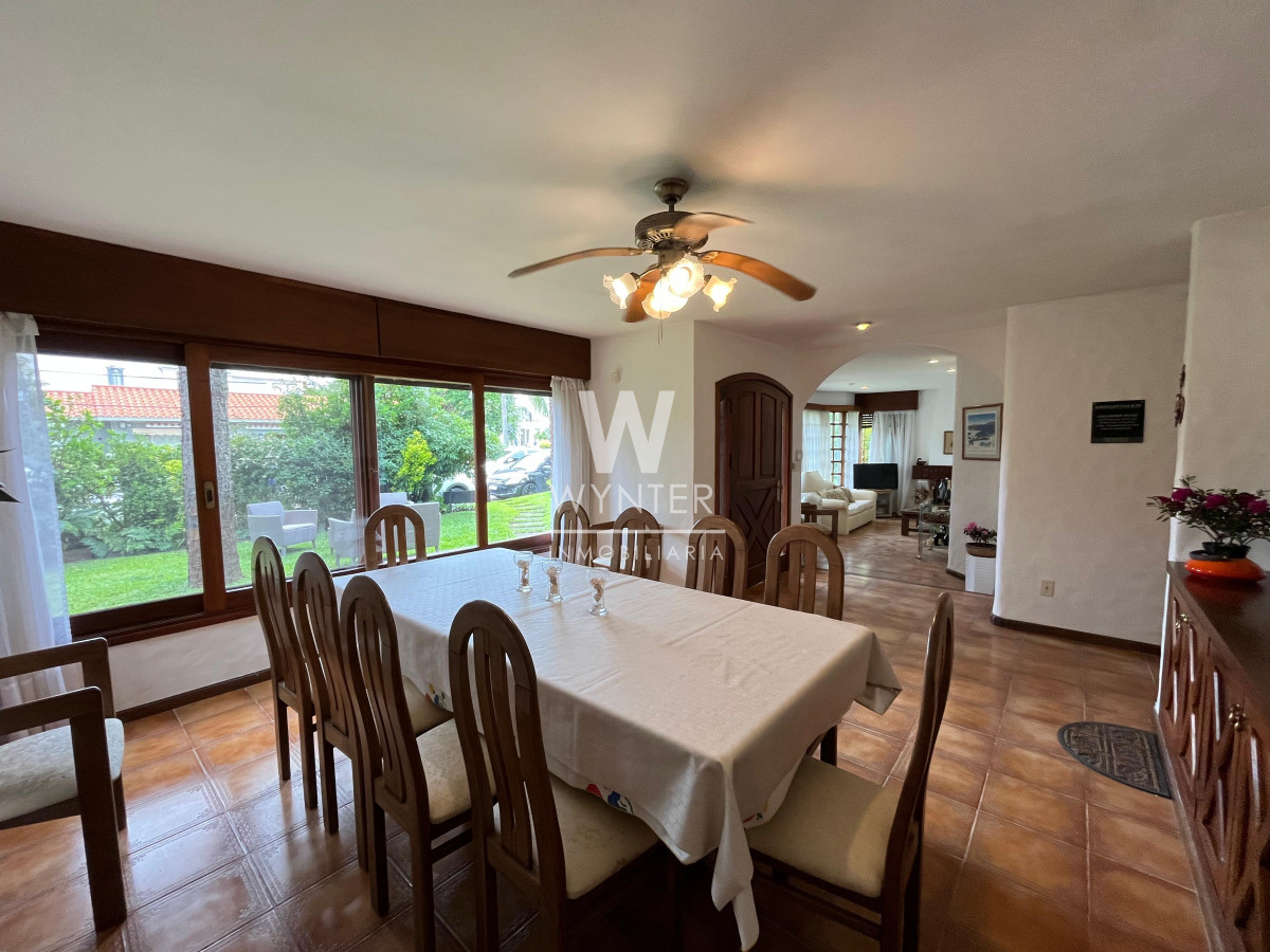 Casa ID.5391 - Casa en venta - A pasos de la Playa Mansa