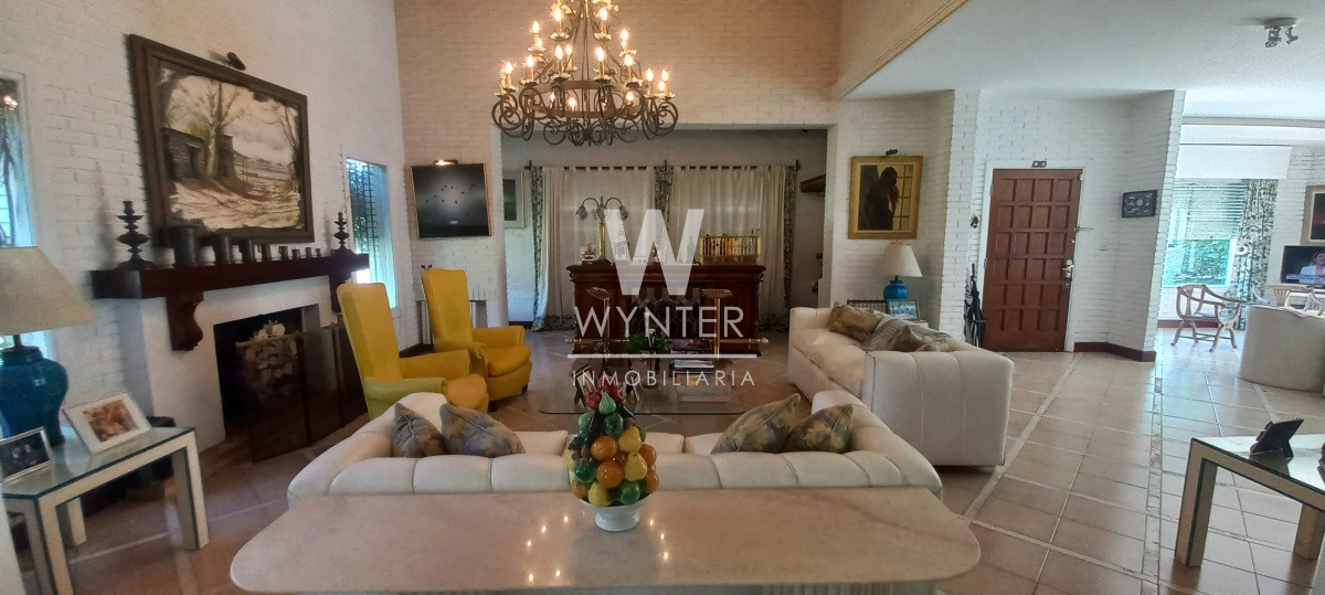 Casa ID.3755 - Excelente casa a 1 cuadra del mar con un hermoso parque de 3.550 m2