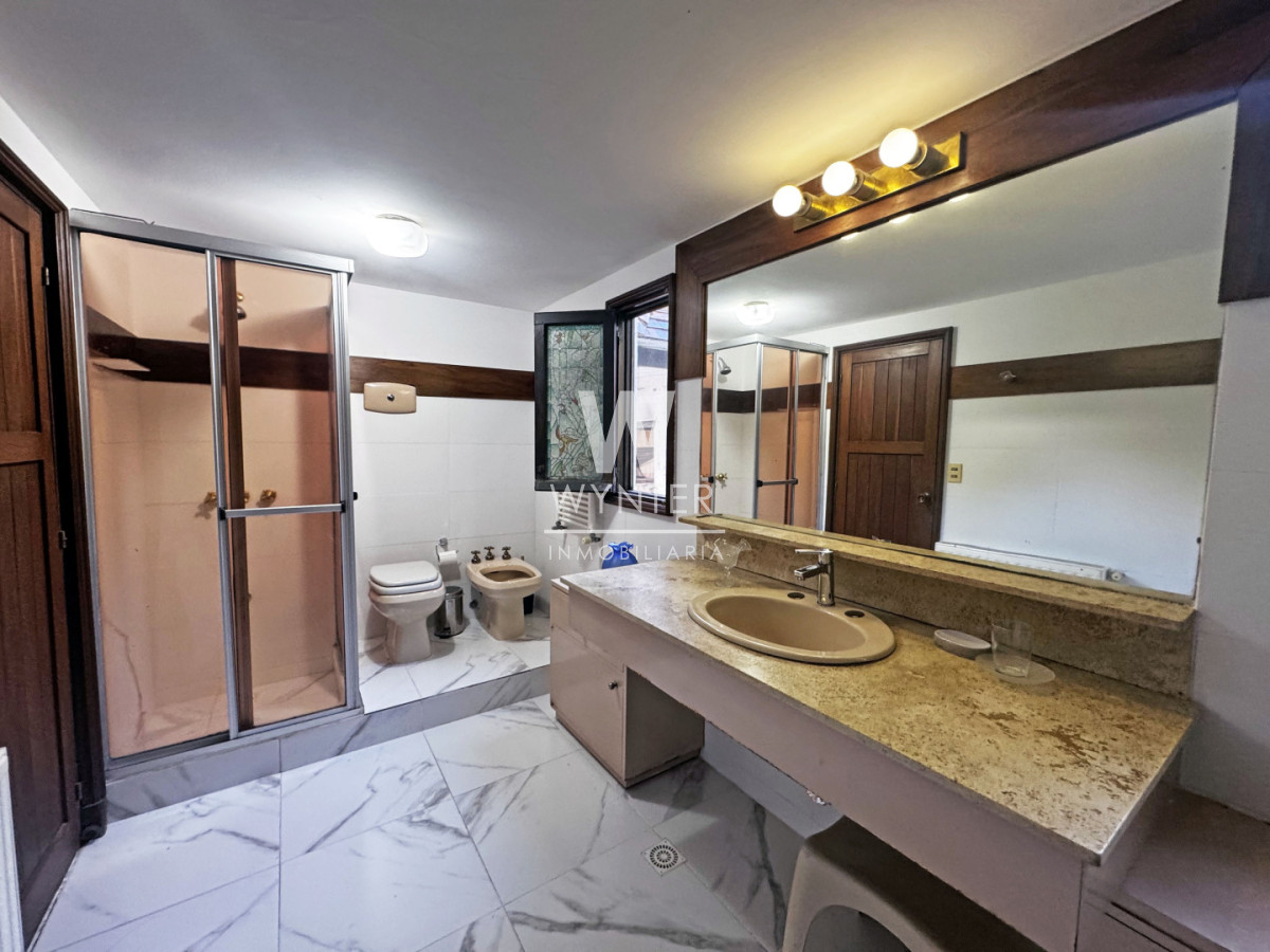 Casa ID.975 - En el corazón de las paradas
