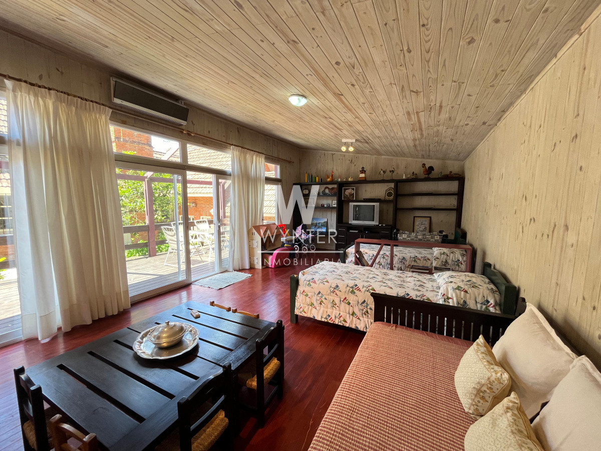 Casa ID.5283 - Casa en venta construida por el Arq. Arturo Dubourg