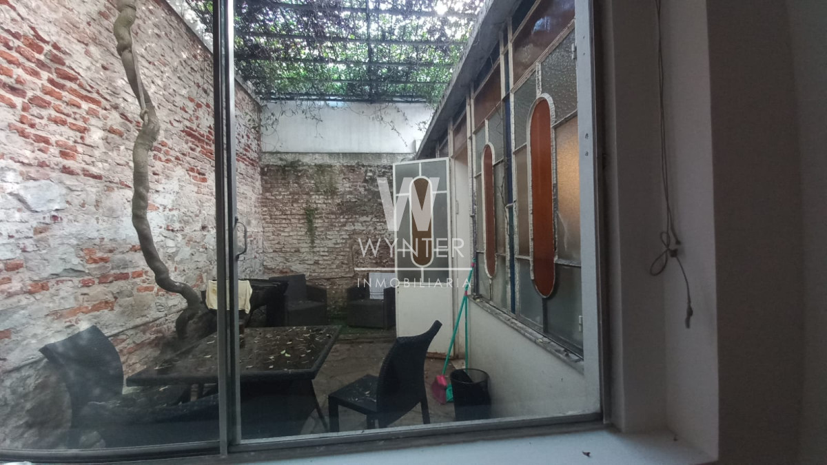 Casa ID.5350 - CASA EN VENTA, CON RENTA. POCITOS 