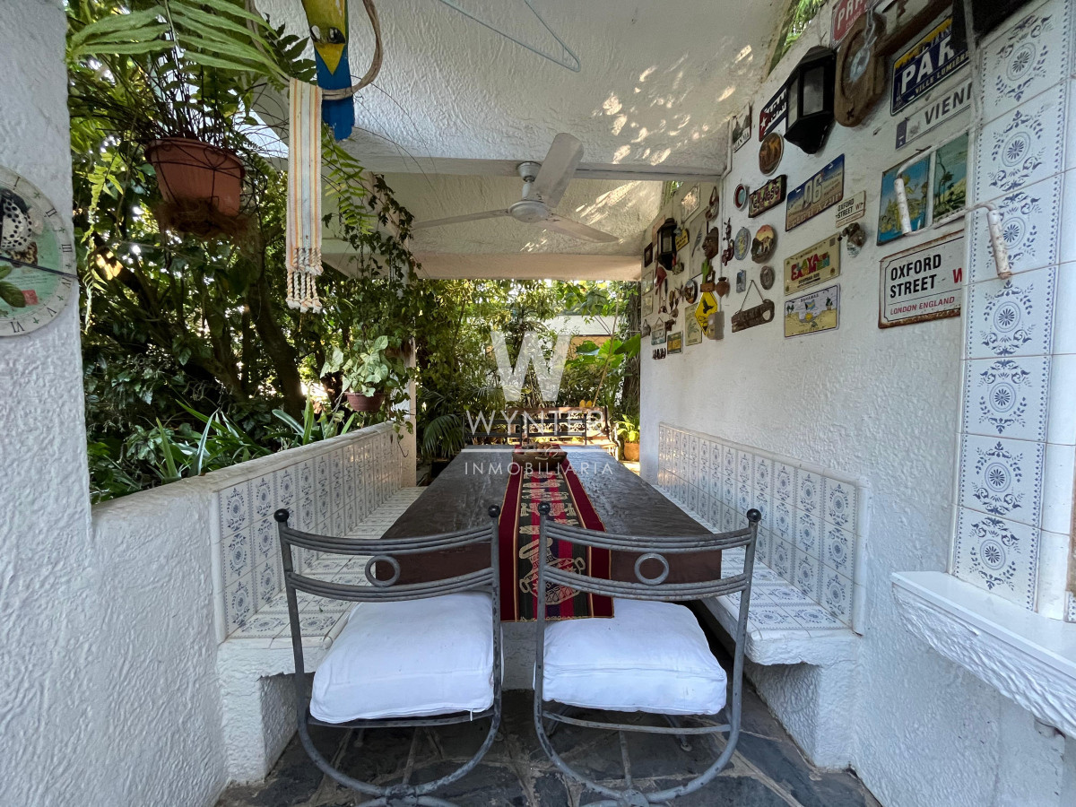 Casa ID.5200 - Casa en venta, reciclada en barrio Cantegril!!!
