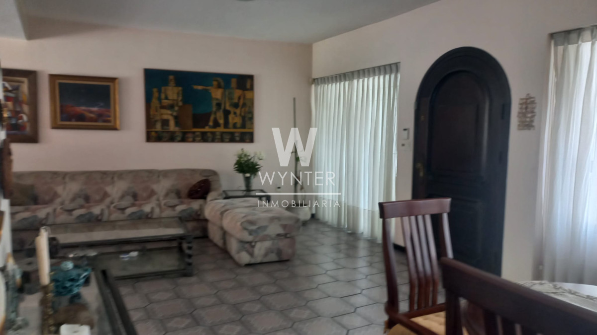 Casa ID.5304 - Gran casa en venta, en barrio La Blanqueada 