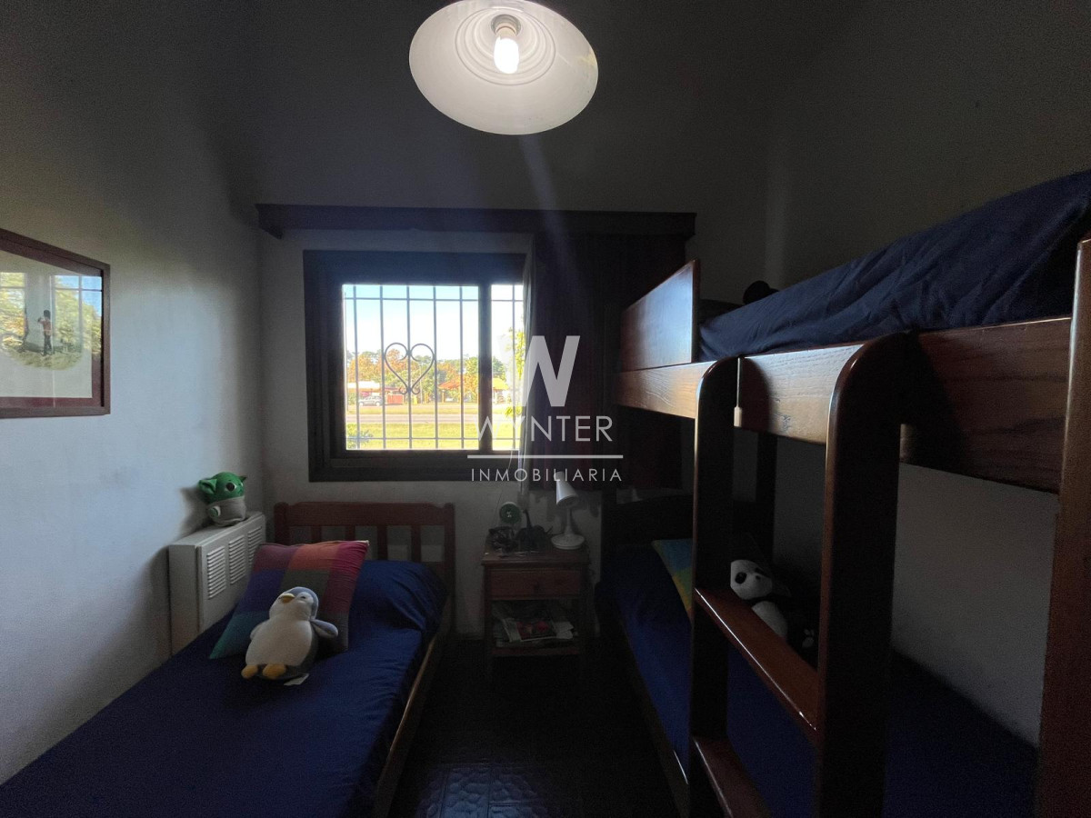 Casa ID.5635 - Casa en venta con doble frente sobre Av. Córdoba y Boulevar Artigas, apta para uso comercial. 