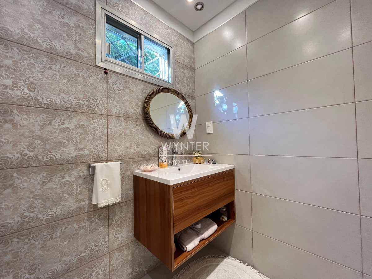 Casa ID.5200 - Casa en venta, reciclada en barrio Cantegril!!!