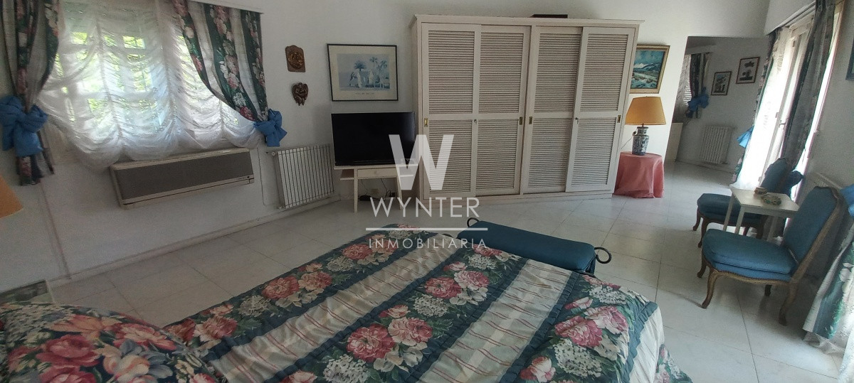 Casa ID.3755 - Excelente casa a 1 cuadra del mar con un hermoso parque de 3.550 m2