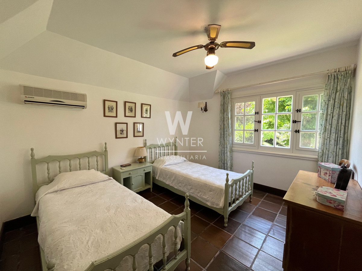 Casa ID.5283 - Casa en venta construida por el Arq. Arturo Dubourg