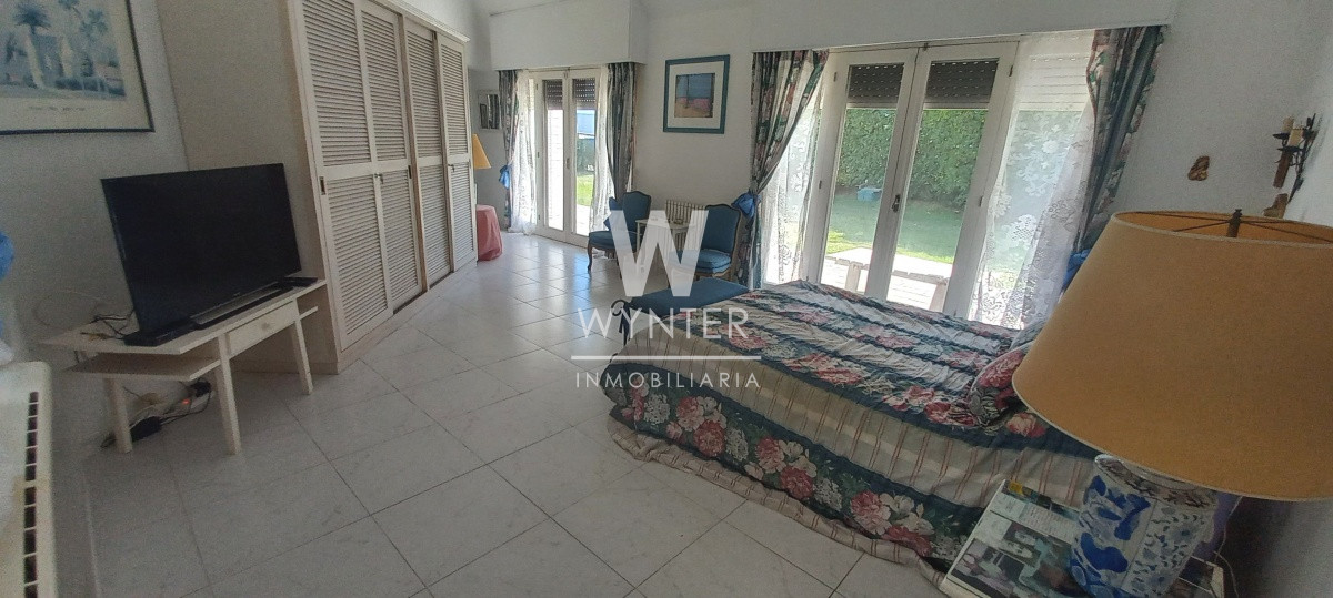 Casa ID.3755 - Excelente casa a 1 cuadra del mar con un hermoso parque de 3.550 m2