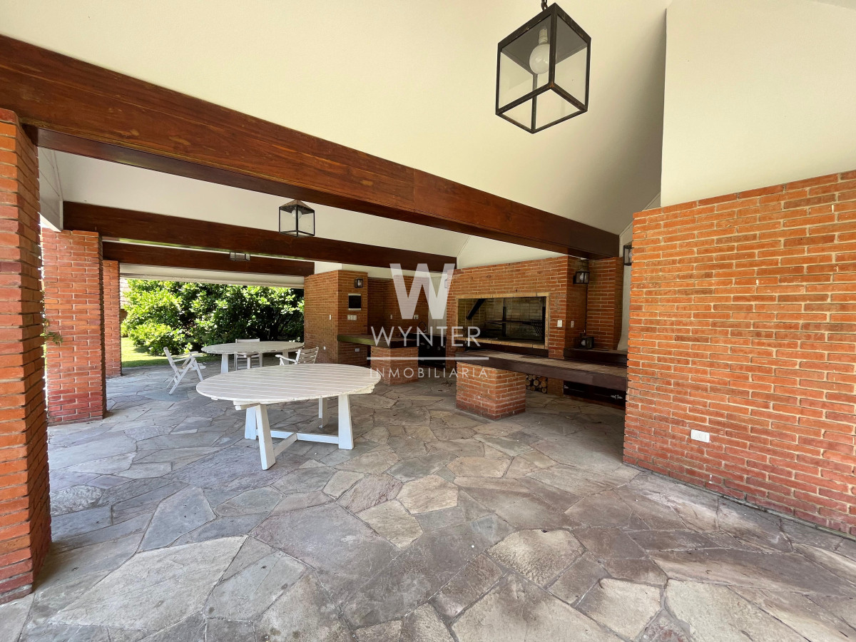 Casa ID.5283 - Casa en venta construida por el Arq. Arturo Dubourg