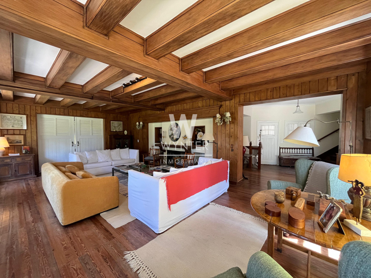 Casa ID.5283 - Casa en venta construida por el Arq. Arturo Dubourg