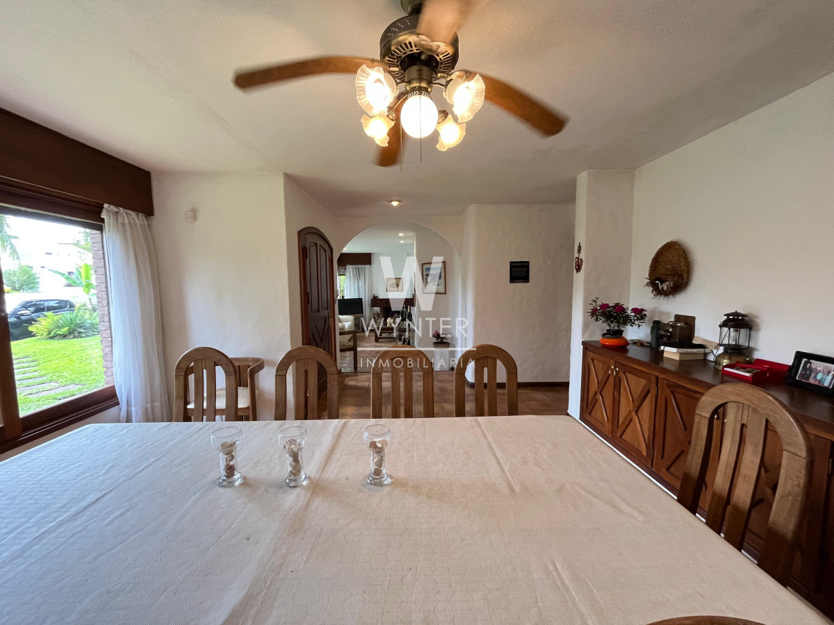 Casa ID.5391 - Casa en venta - A pasos de la Playa Mansa