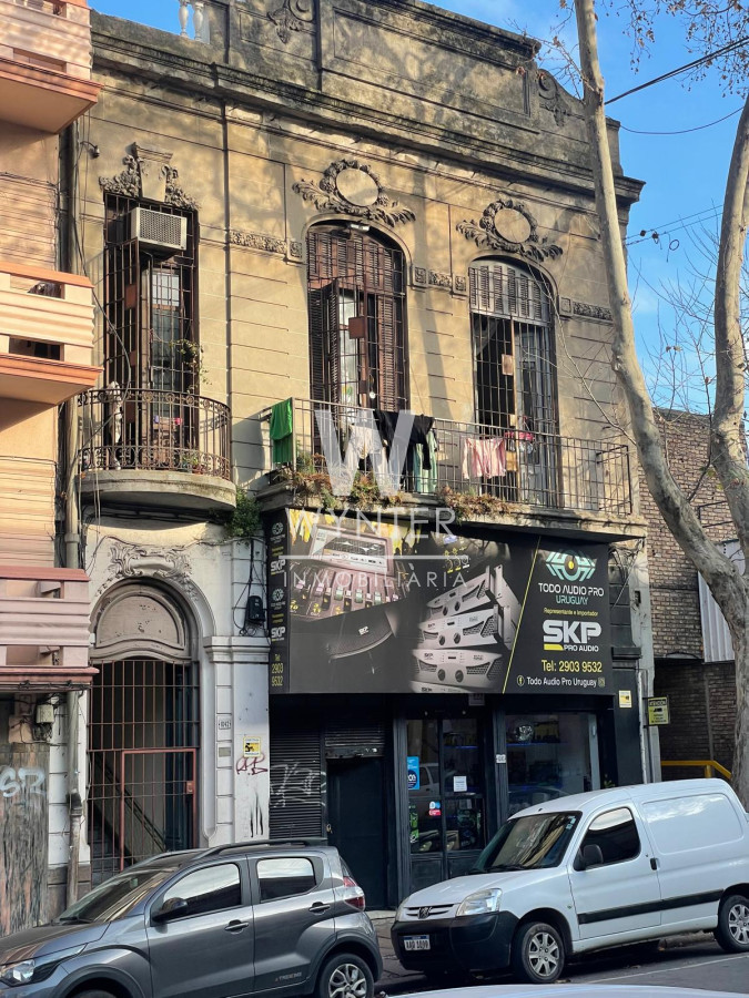 Casa ID.4992 - Gran casa en venta en el Centro. Con renta 