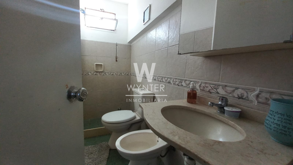 Casa ID.5350 - CASA EN VENTA, CON RENTA. POCITOS 