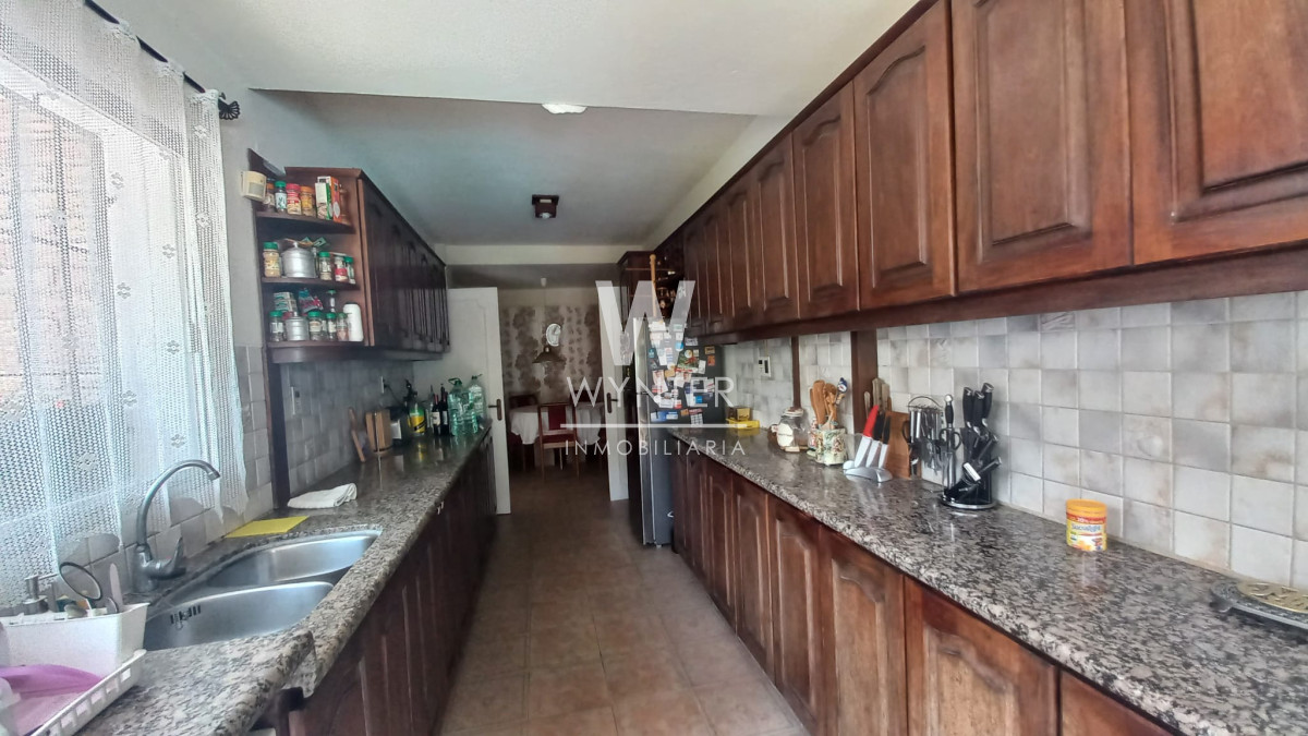 Casa ID.5304 - Gran casa en venta, en barrio La Blanqueada 