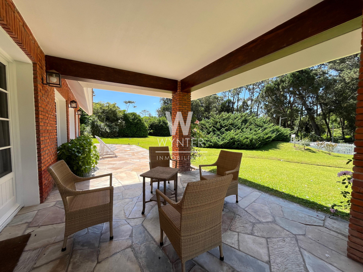 Casa ID.5283 - Casa en venta construida por el Arq. Arturo Dubourg