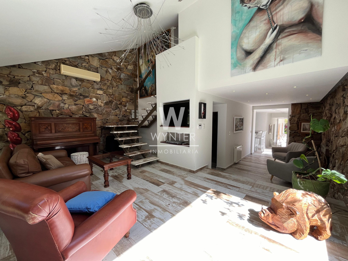 Casa ID.5303 - Casa en venta en Pinares sobre el Camino de la Laguna