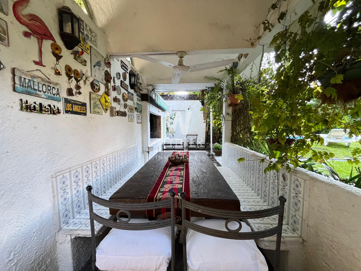Casa ID.5200 - Casa en venta, reciclada en barrio Cantegril!!!