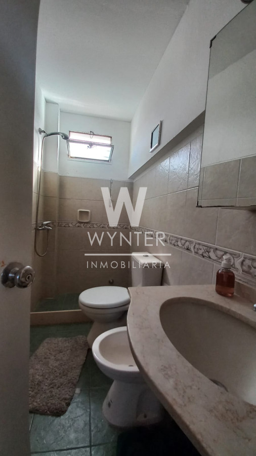 Casa ID.5350 - CASA EN VENTA, CON RENTA. POCITOS 