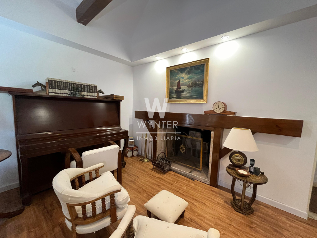 Casa ID.5200 - Casa en venta, reciclada en barrio Cantegril!!!