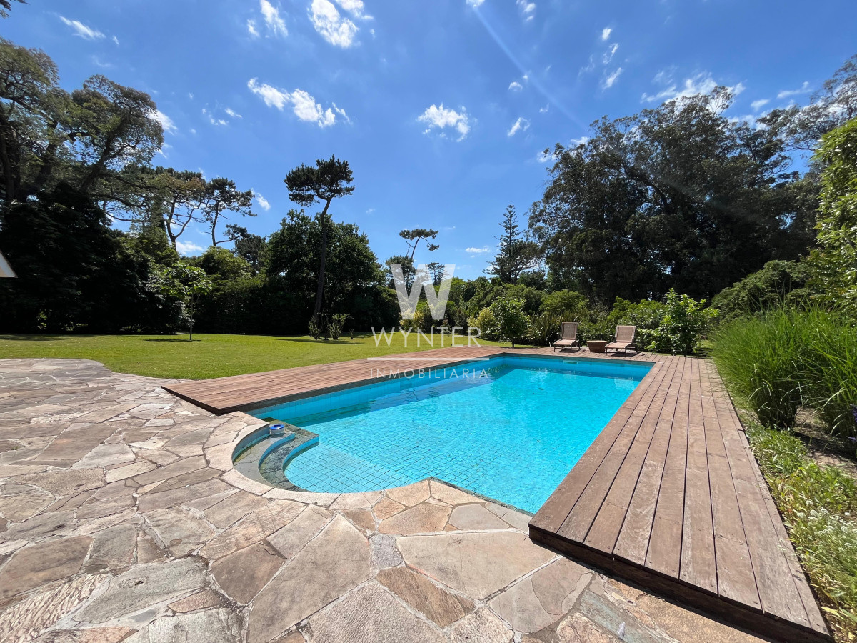 Casa ID.5283 - Casa en venta construida por el Arq. Arturo Dubourg