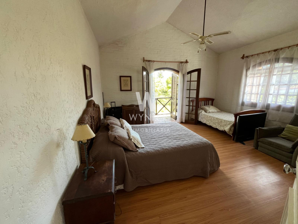 Casa ID.6774 - Casa en Pinares de 3 dormitrorios 