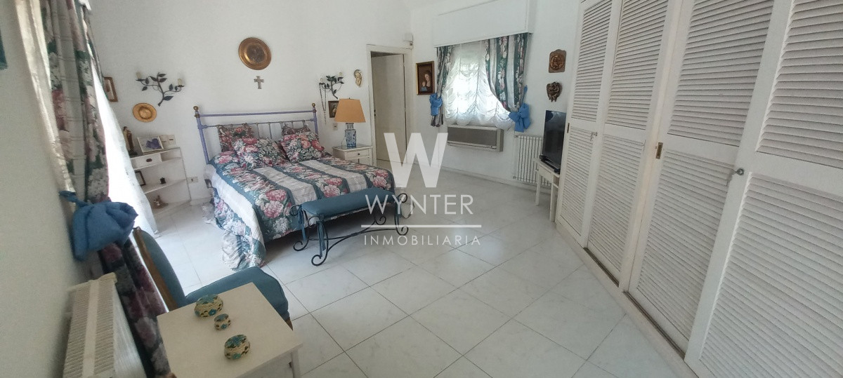 Casa ID.3755 - Excelente casa a 1 cuadra del mar con un hermoso parque de 3.550 m2