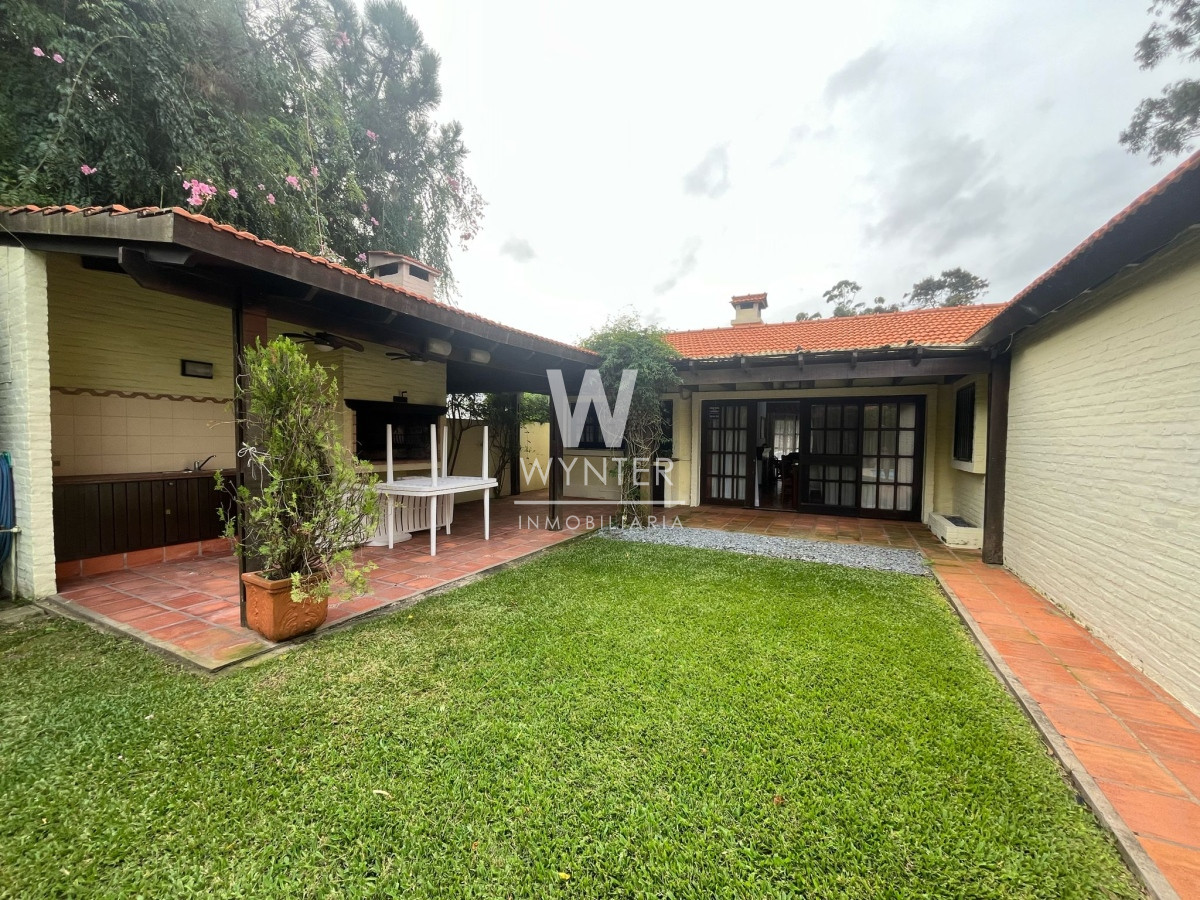 Casa ID.52 - Muy linda casa en Playa Mansa