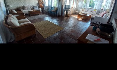 Casa en venta - Excelente casa a pasos del Faro