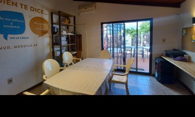 CASA EN VENTA, CON RENTA. POCITOS