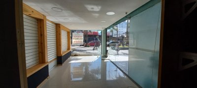 muy buen local a la calle sobre av. gorlero - wnt780l
