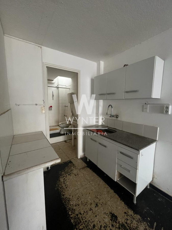 Local Comercial ID.751 - Excelente local a media cuadra de la calle 20