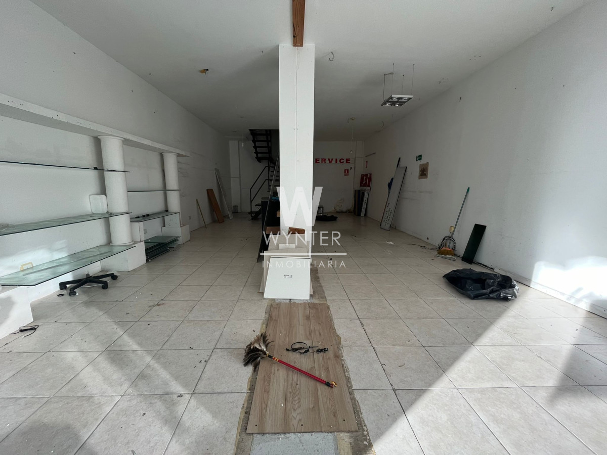 Local Comercial ID.4124 - Local a pasos de la calle 20 y Av. Gorlero