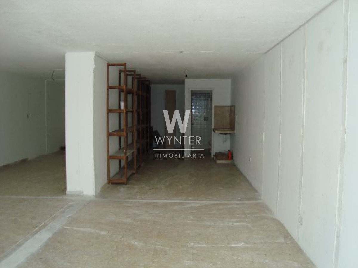 Local Comercial ID.4124 - Local a pasos de la calle 20 y Av. Gorlero