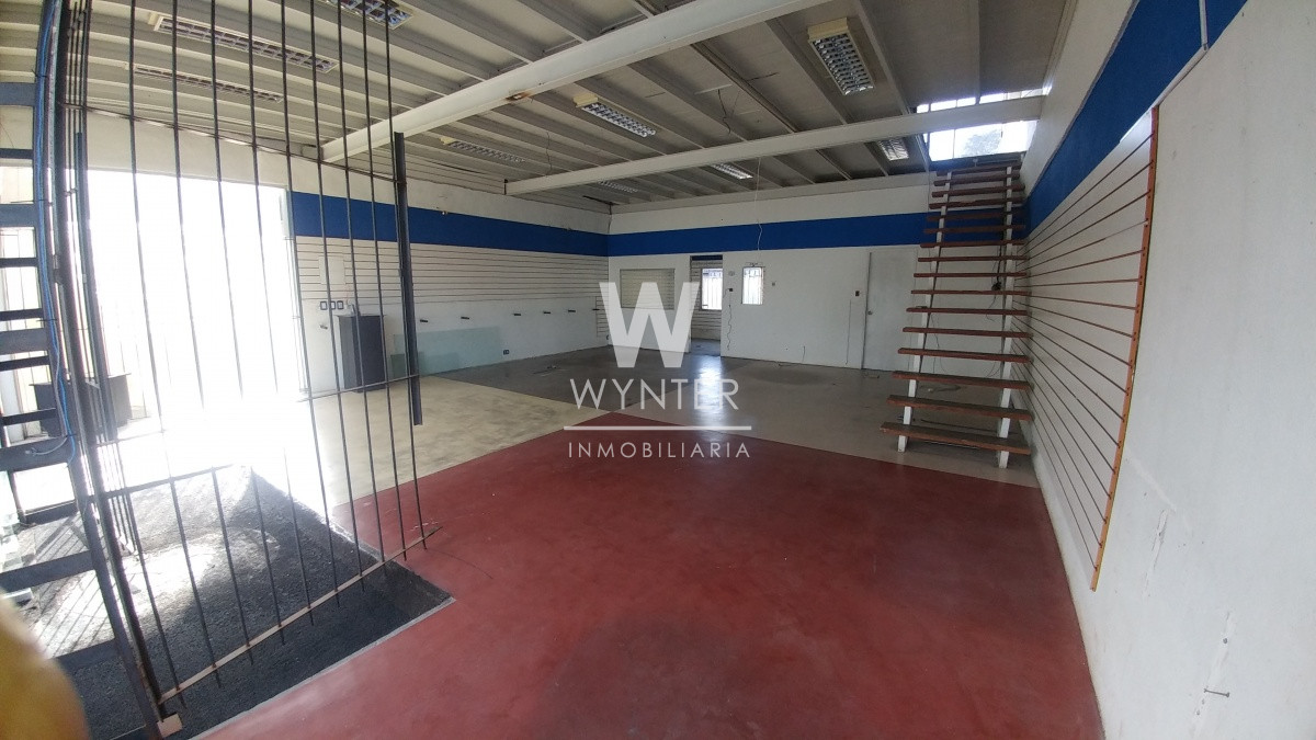 Local Comercial ID.1233 - Amplio local sobre Av. Chiossi