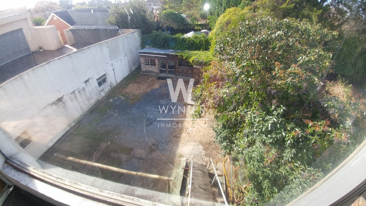 Local Comercial ID.1233 - Amplio local sobre Av. Chiossi