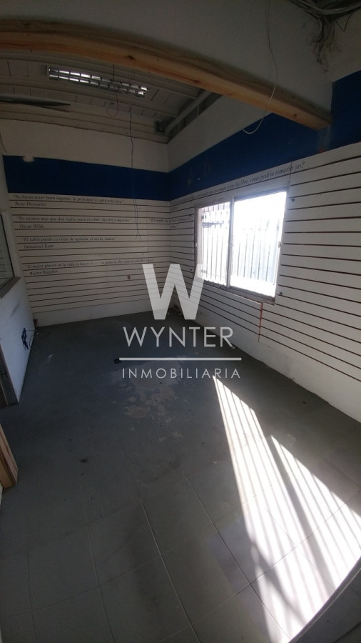 Local Comercial ID.1233 - Amplio local sobre Av. Chiossi