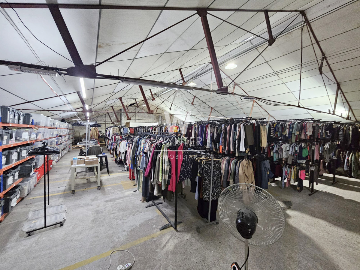 Local Comercial ID.3352 - Gran local comercial en Pocitos, calle Marco Bruto. 