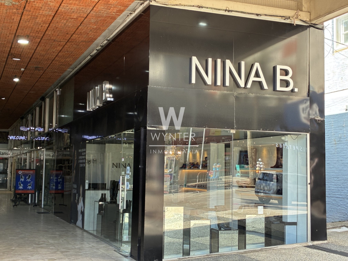 Local Comercial ID.780 - Muy buen local a la calle sobre Av. Gorlero